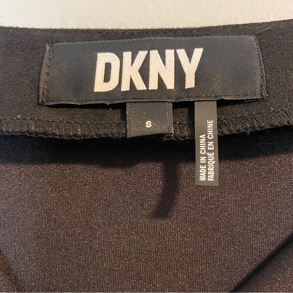 DKNY Black Mini Zipper Skirt -Size 8 - Picture 2 of 4